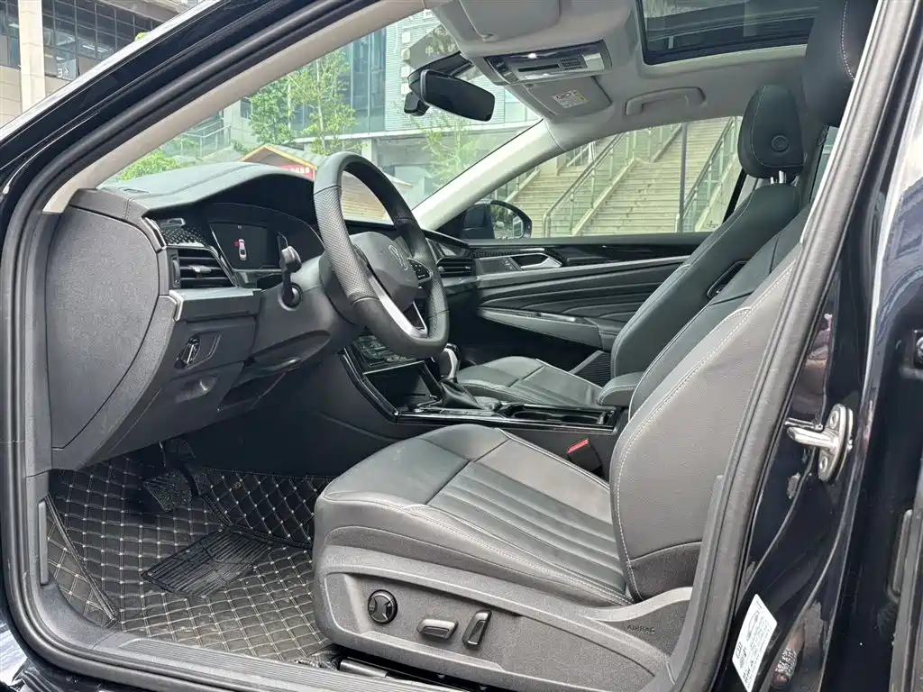 Volkswagen Passat 2023 Facelift 330TSI Starlight Elite Edition фото 4