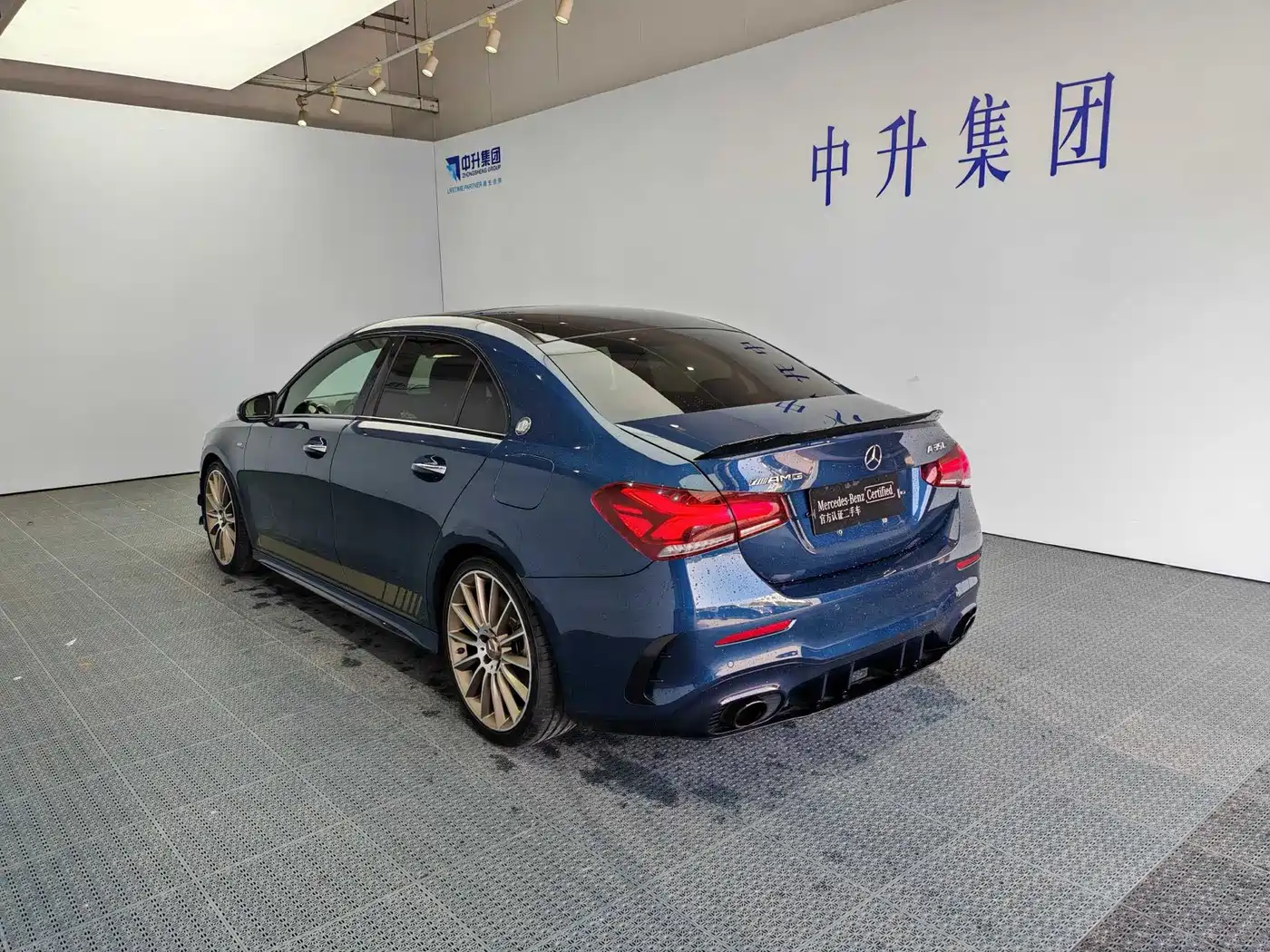 Mercedes-Benz A-Class AMG 2019 AMG A 35 L 4MATIC фото 4