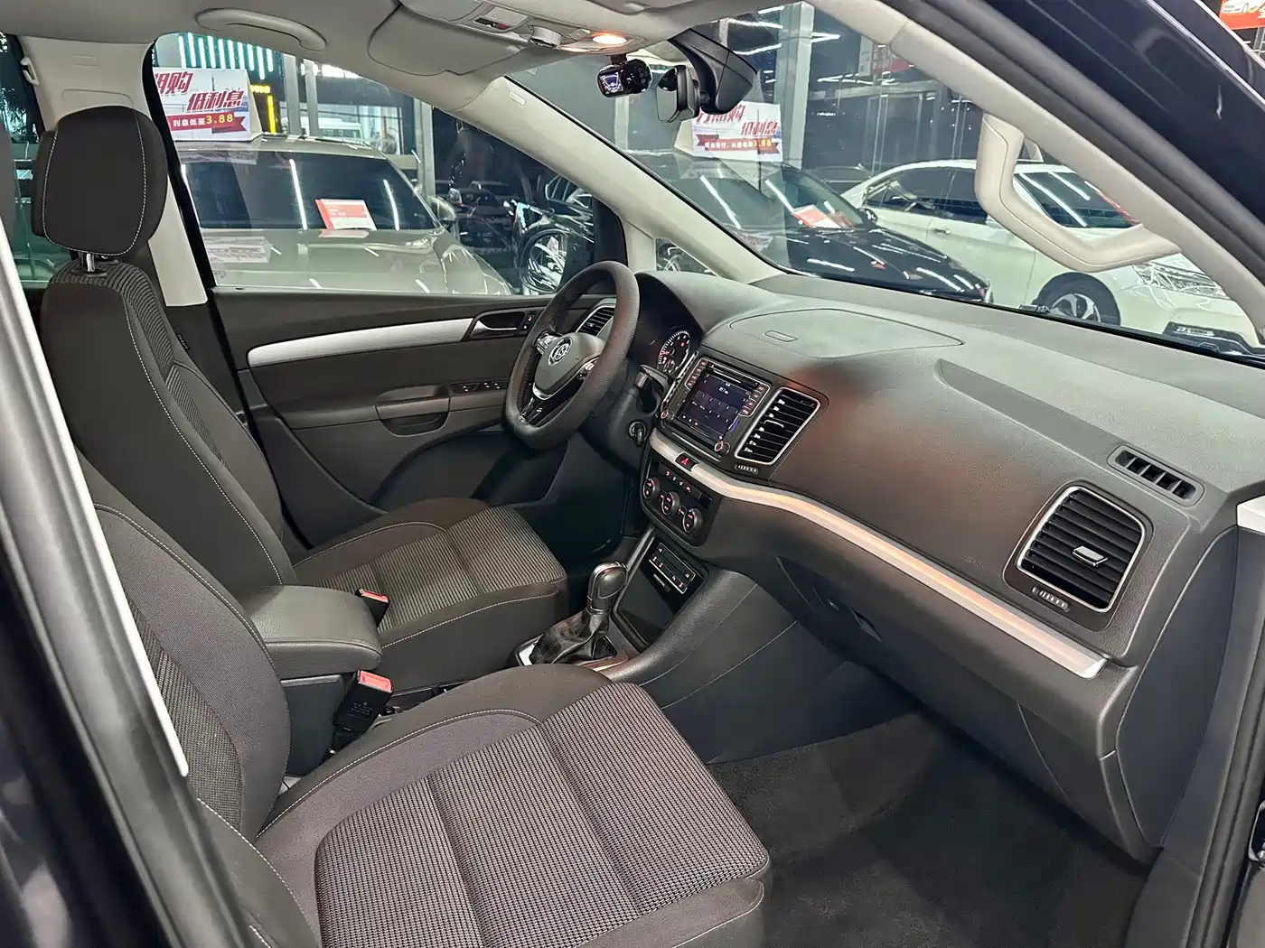 Volkswagen Sharan 2018 2018 380TSI Comfort 7-Seater