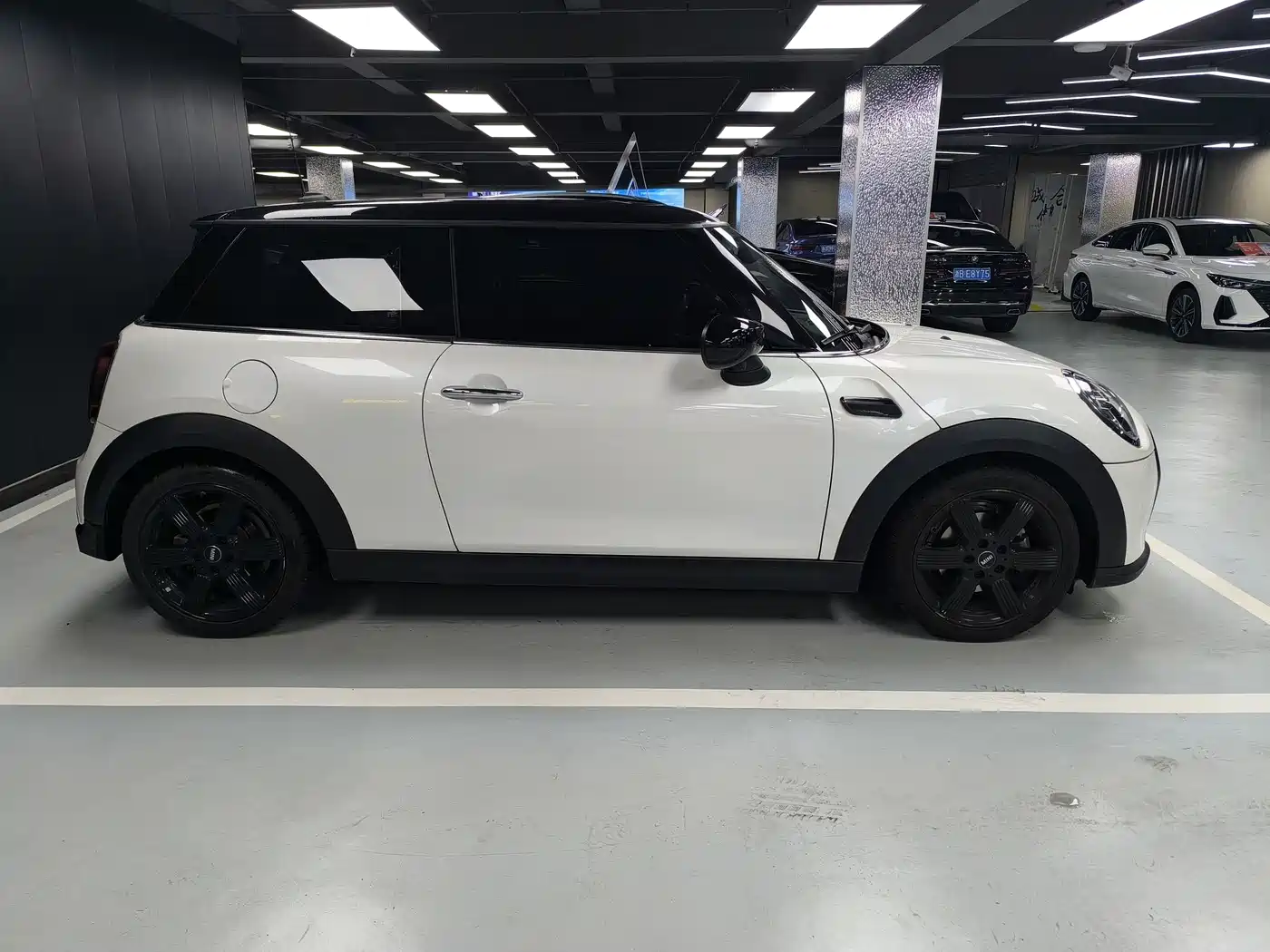 MINI 2023 Facelift 1.5T COOPER Artist фото 4