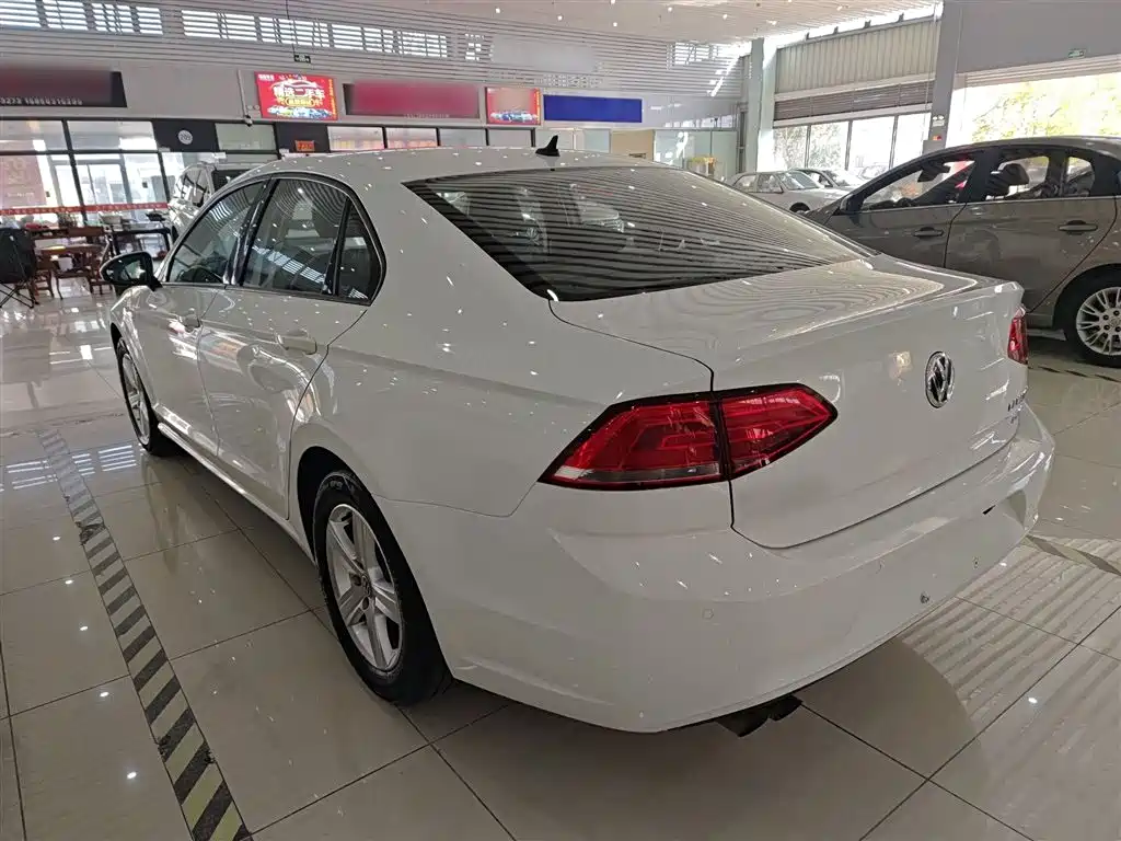 Volkswagen Lamando 2017 230TSI DSG Trend Edition фото 5