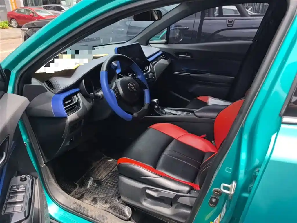 Toyota C-HR 2018 2.0L Leading Edition China V фото 22