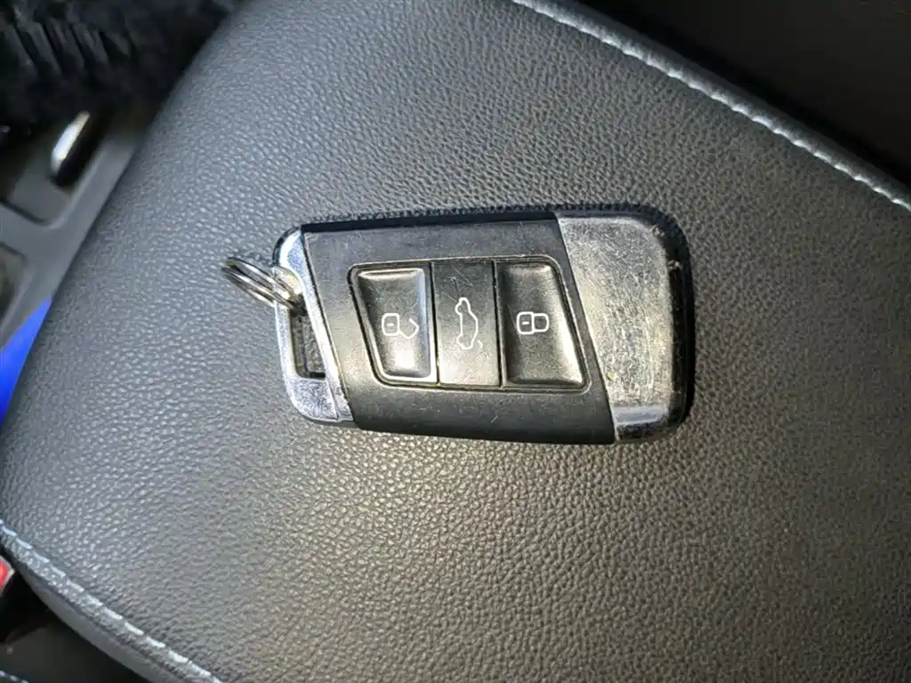 Volkswagen Golf Electric 2020 Chi фото 9
