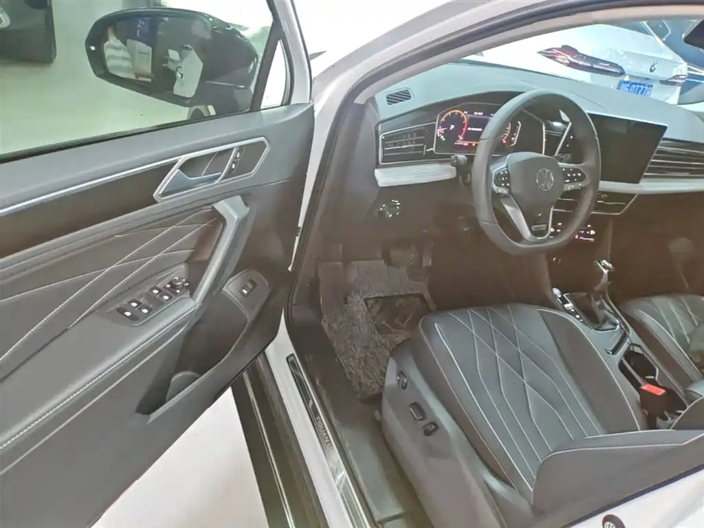 Volkswagen Tiguan L 2024 300TSI Auto 2WD Smart Edition фото 16