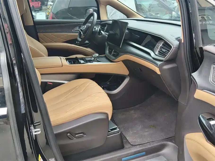 Denza D9 2025 DM-i Smart Drive Edition 1020 AWD Premium фото 8