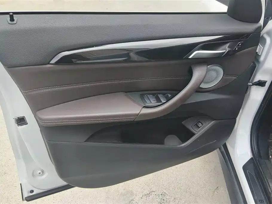 BMW X1 2022 sDrive25Li Leading фото 7