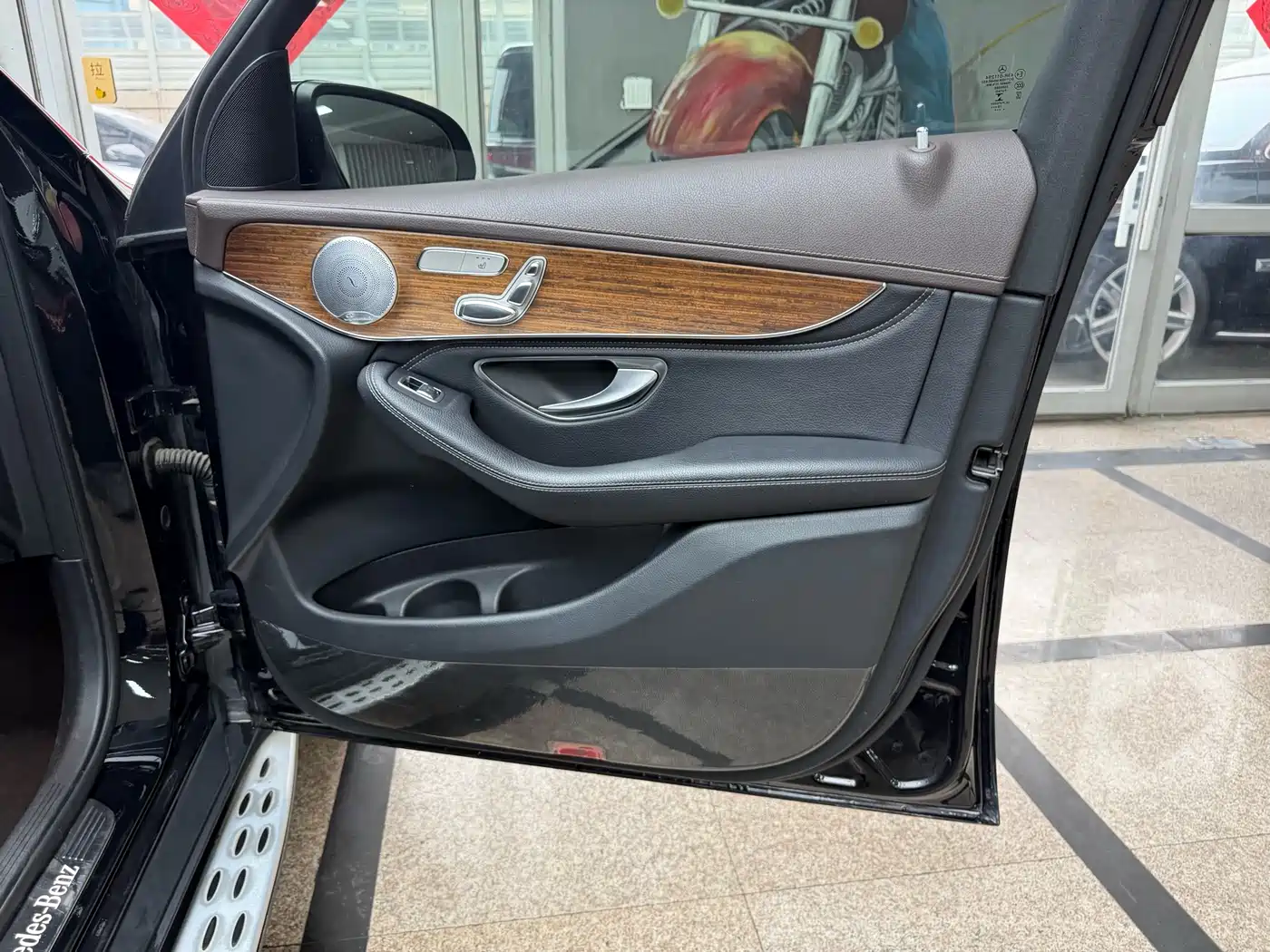 Mercedes-Benz GLC 2020 GLC 300 L 4MATIC Luxury фото 28