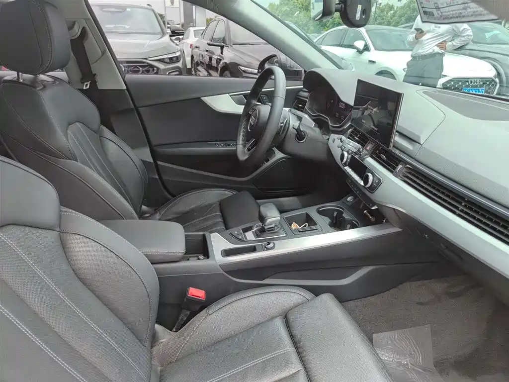Audi A4L 2020 40 TFSI Luxury Dynamic фото 15