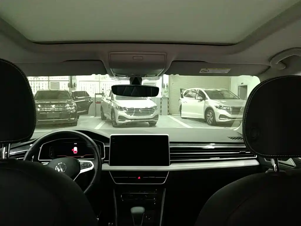 Volkswagen Tiguan L 2024 330TSI Automatic 2WD R-Line Premium Enjoyment Edition фото 25