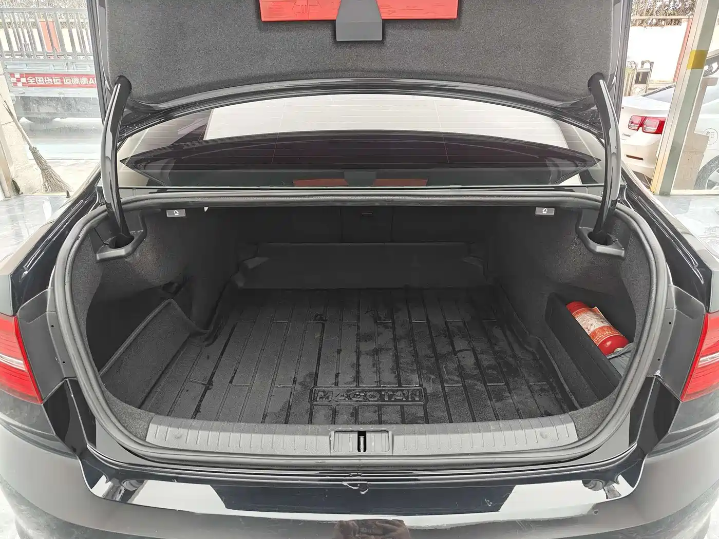 Volkswagen Magotan 2019 330TSI DSG Luxury Class China VI фото 7