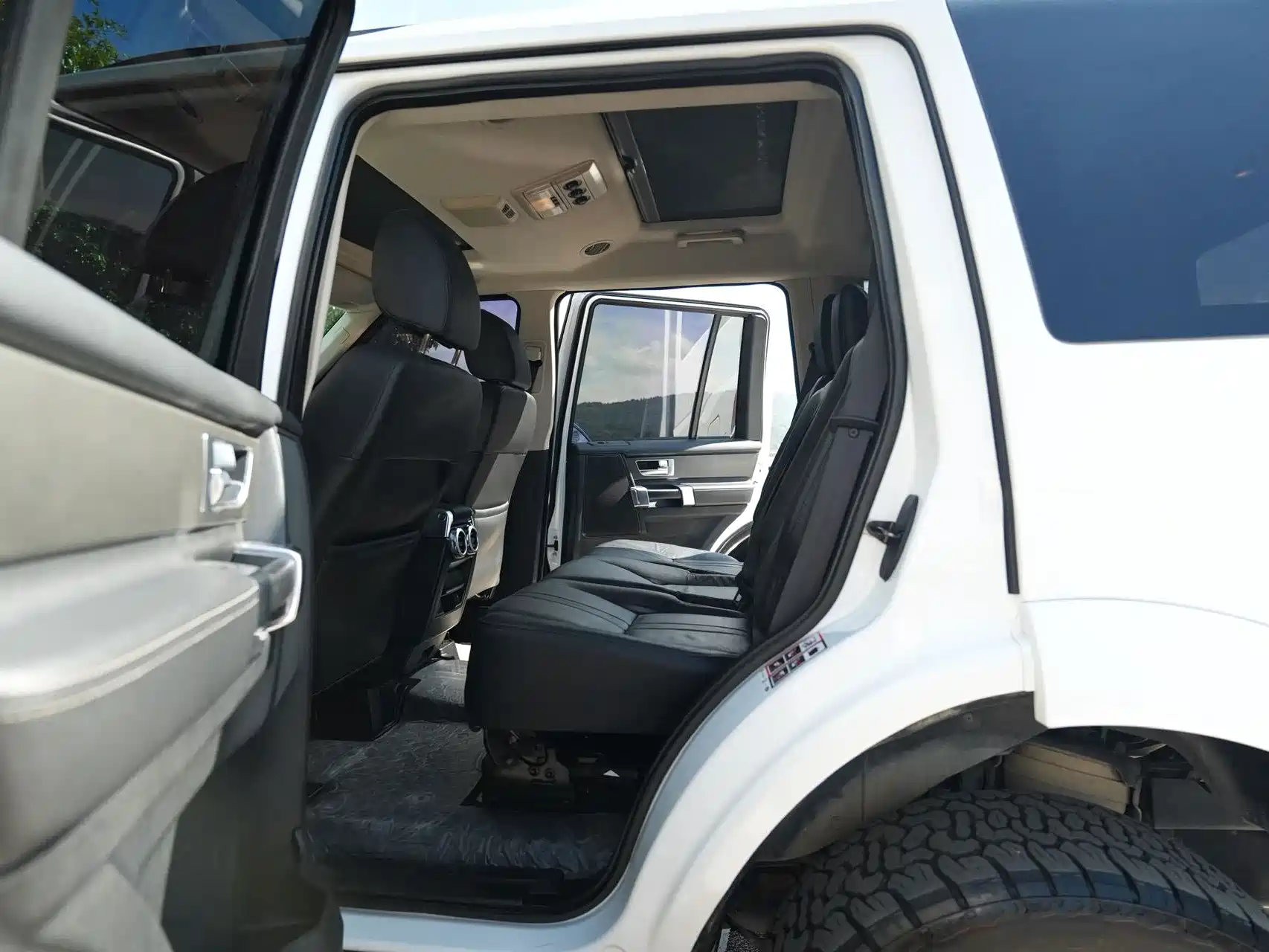 صورة 6 - Land Rover Discovery