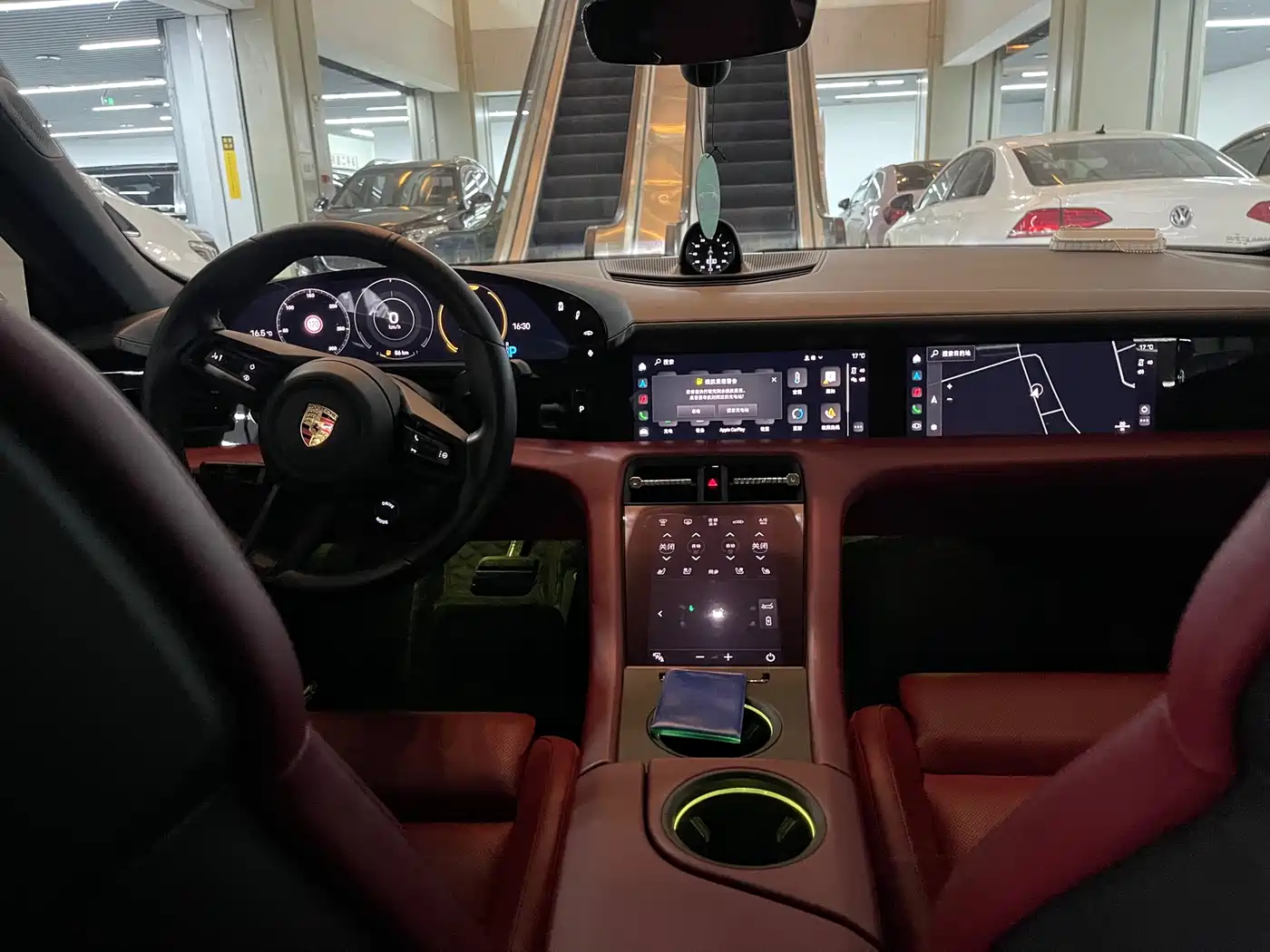 Porsche Taycan 2020 Taycan фото 11