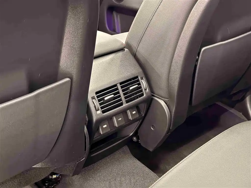 Land Rover Discovery Sport 2022 Model 249PS R-Dynamic S Performance Edition 5-Seater фото 12