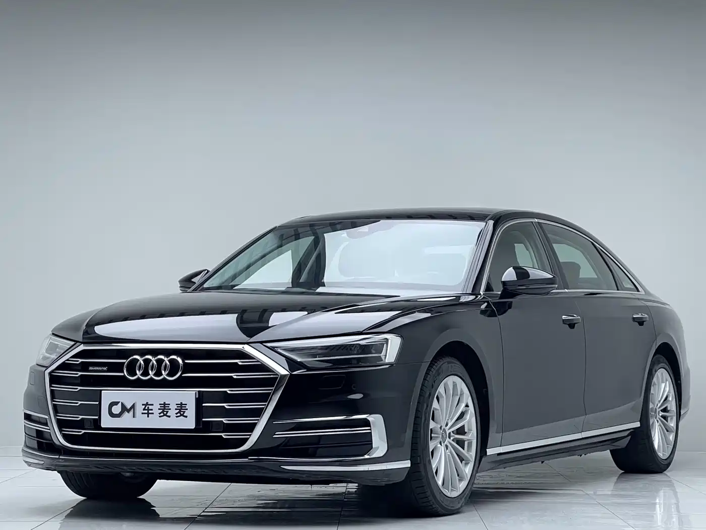 Фото 1 - Audi A8