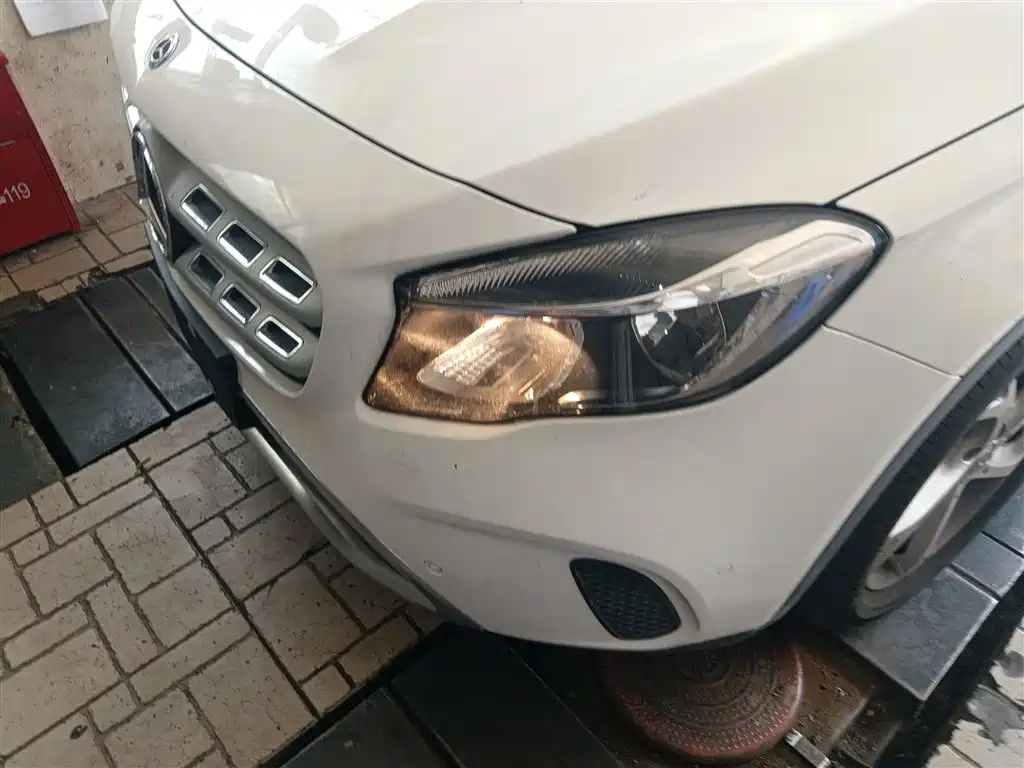 Mercedes-Benz GLA 2018 GLA 200 Dynamic фото 18