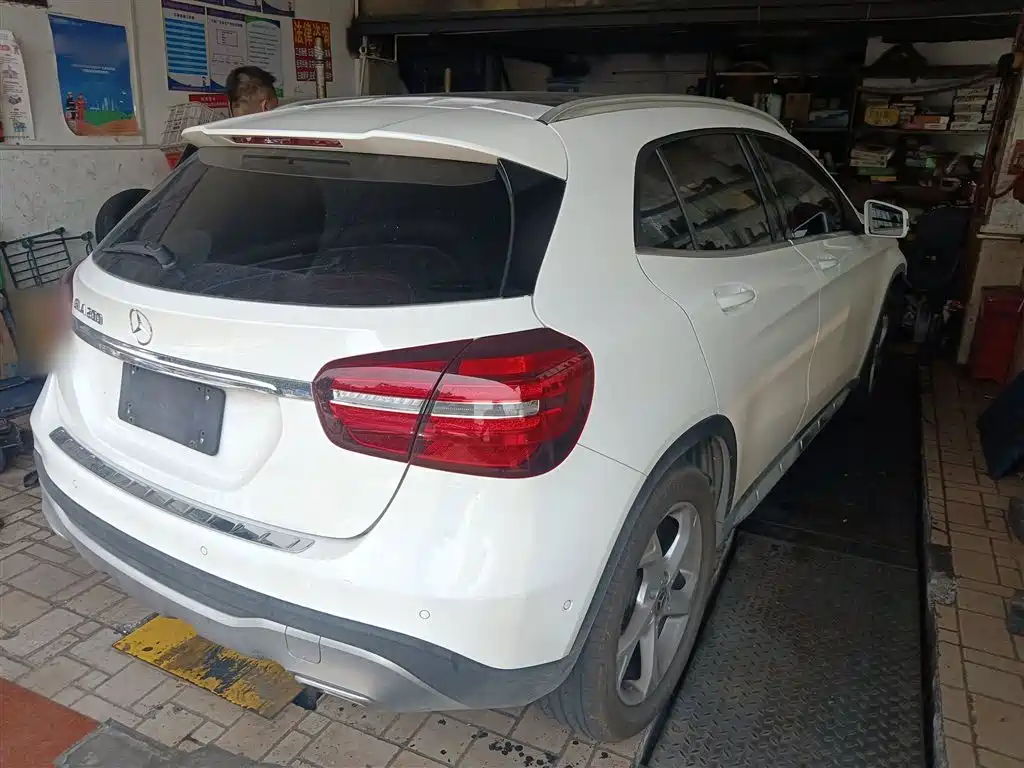 Mercedes-Benz GLA 2018 GLA 200 Dynamic фото 5