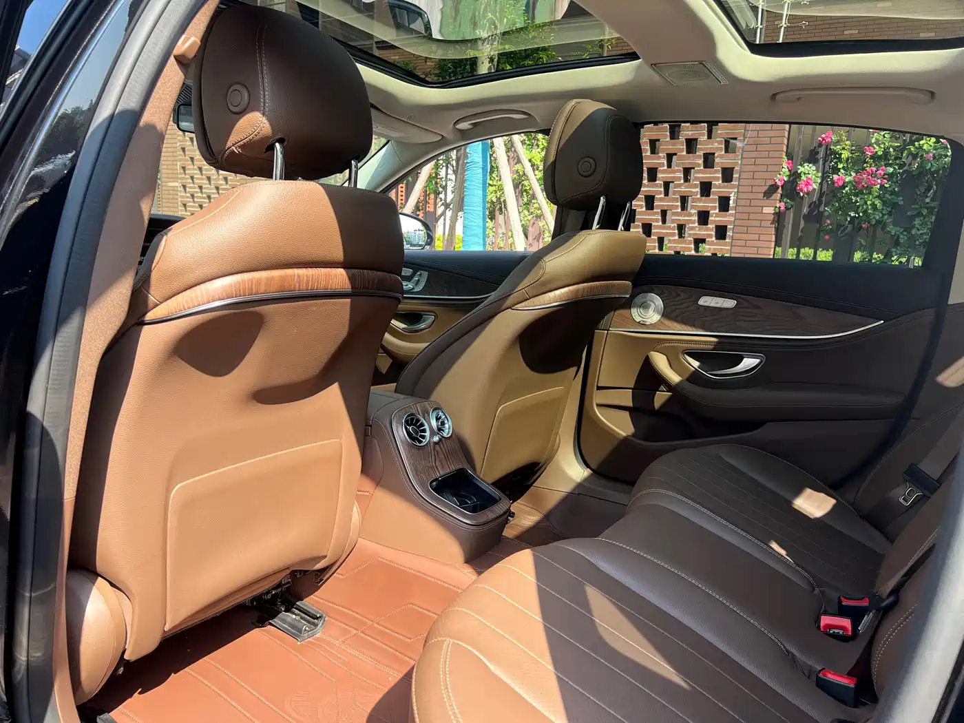 Mercedes-Benz E-Class 2023 E 300 L Sport Fashion фото 13