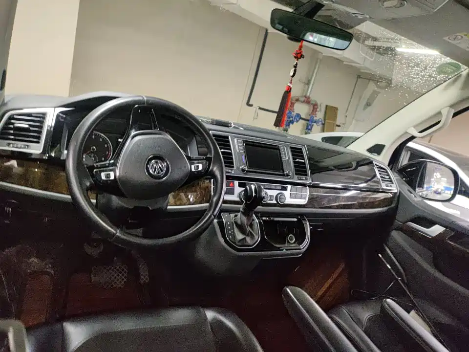 Volkswagen Multivan 2019 2.0TSI 4WD Premium 7-seater фото 3