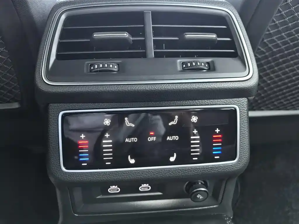 Audi A6L 2024 55 TFSI quattro Exclusive Dynamic фото 9