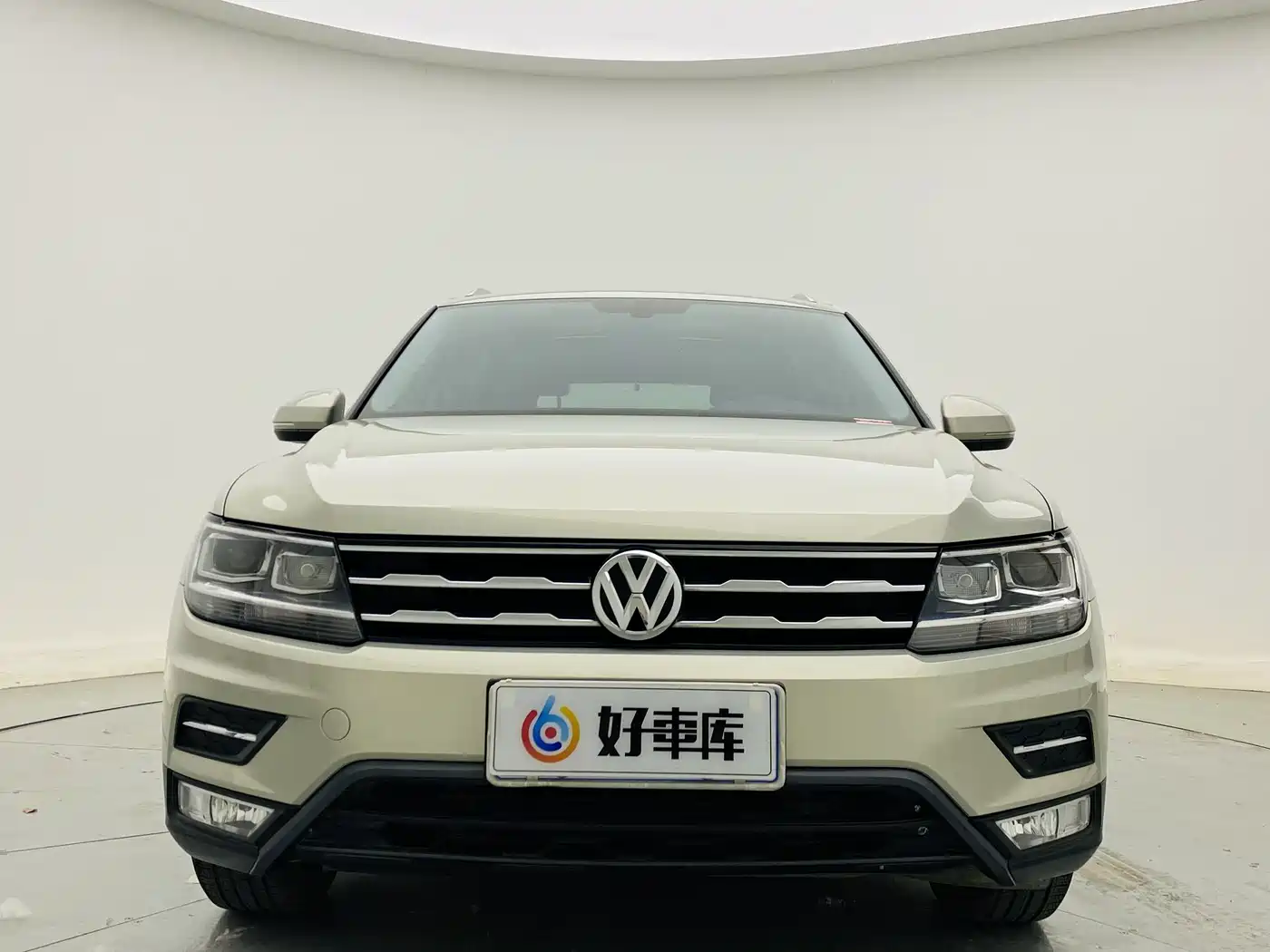 Volkswagen Tiguan L 2018 Facelift 330TSI Automatic 2WD Luxury Edition фото 2