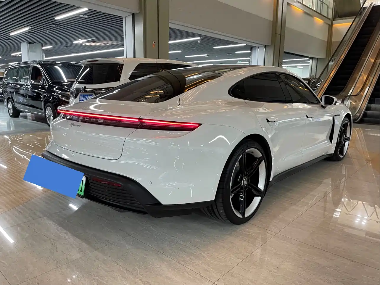 Porsche Taycan 2020 Taycan фото 17