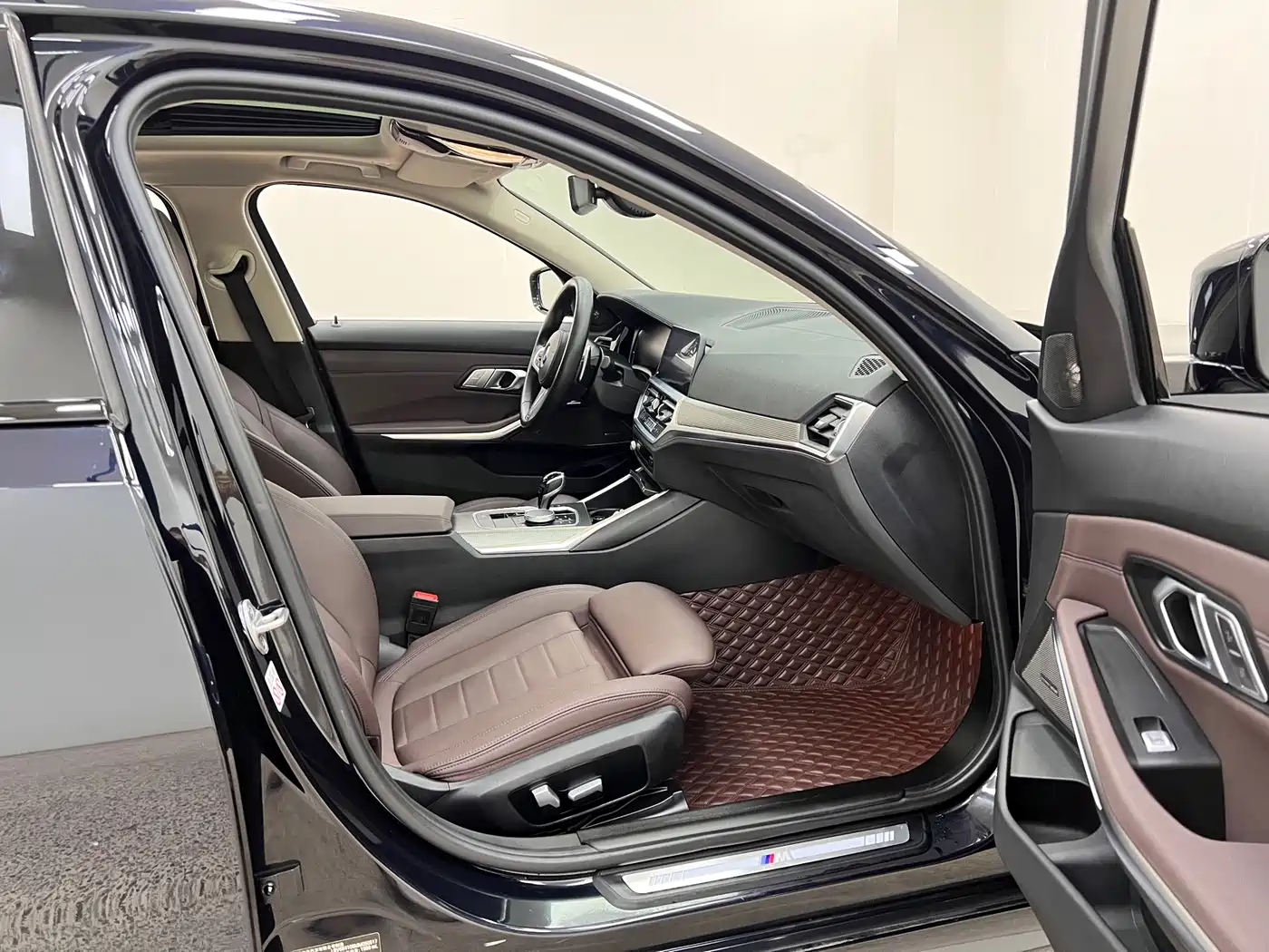 BMW 3 Series 2021 325Li M Sport Night Edition фото 30