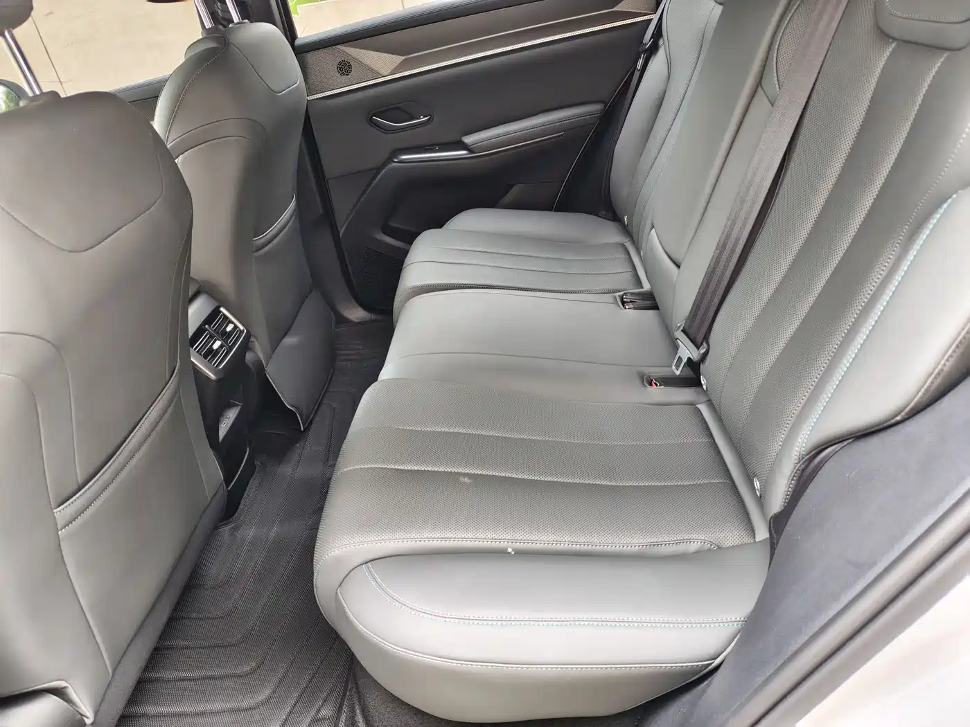 BYD Song Pro New Energy 2025 2nd Generation Smart Drive Edition DM-i 75KM Leading Type фото 8