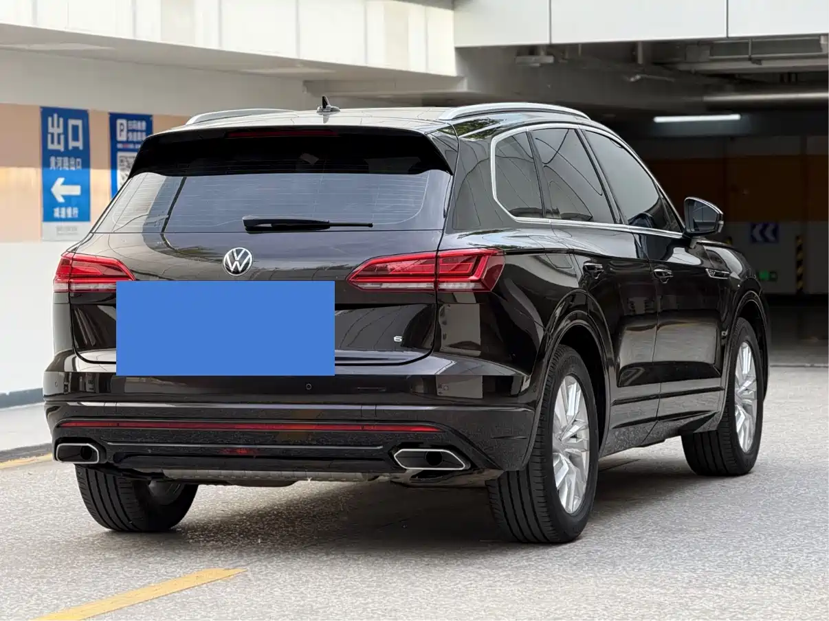 VOLKSWAGEN TOUAREG