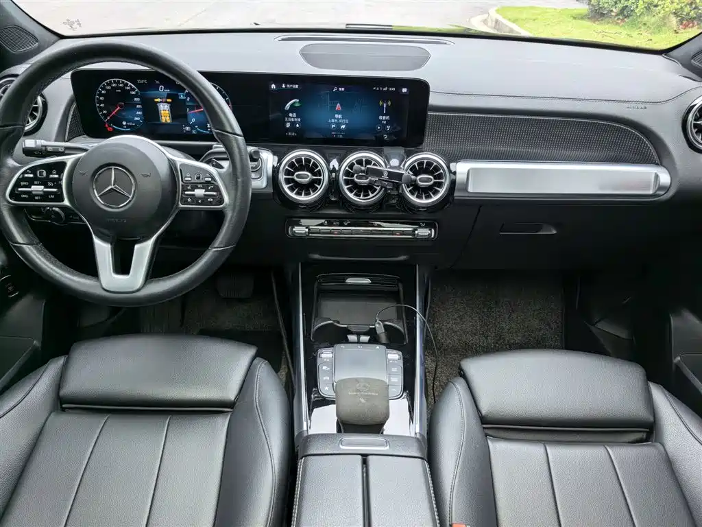 MERCEDES-BENZ GLB
