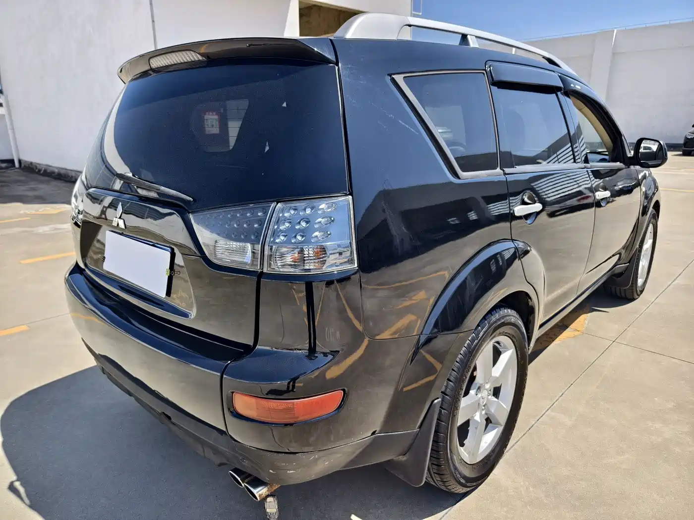 Mitsubishi Outlander (Import) 2008 Model 3.0 Luxury фото 5