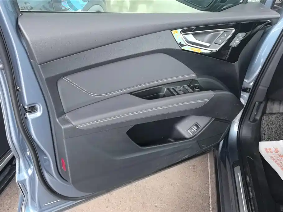 Audi Q4 e-tron 2023 50 e-tron quattro Creation Edition фото 7