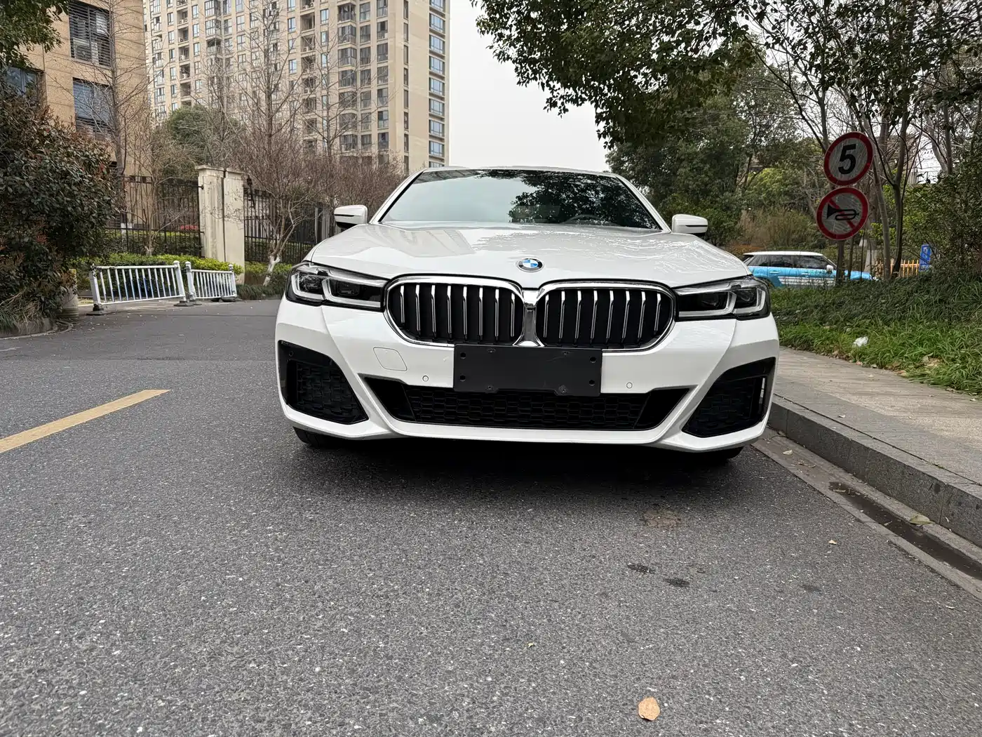 BMW 5-SERIES