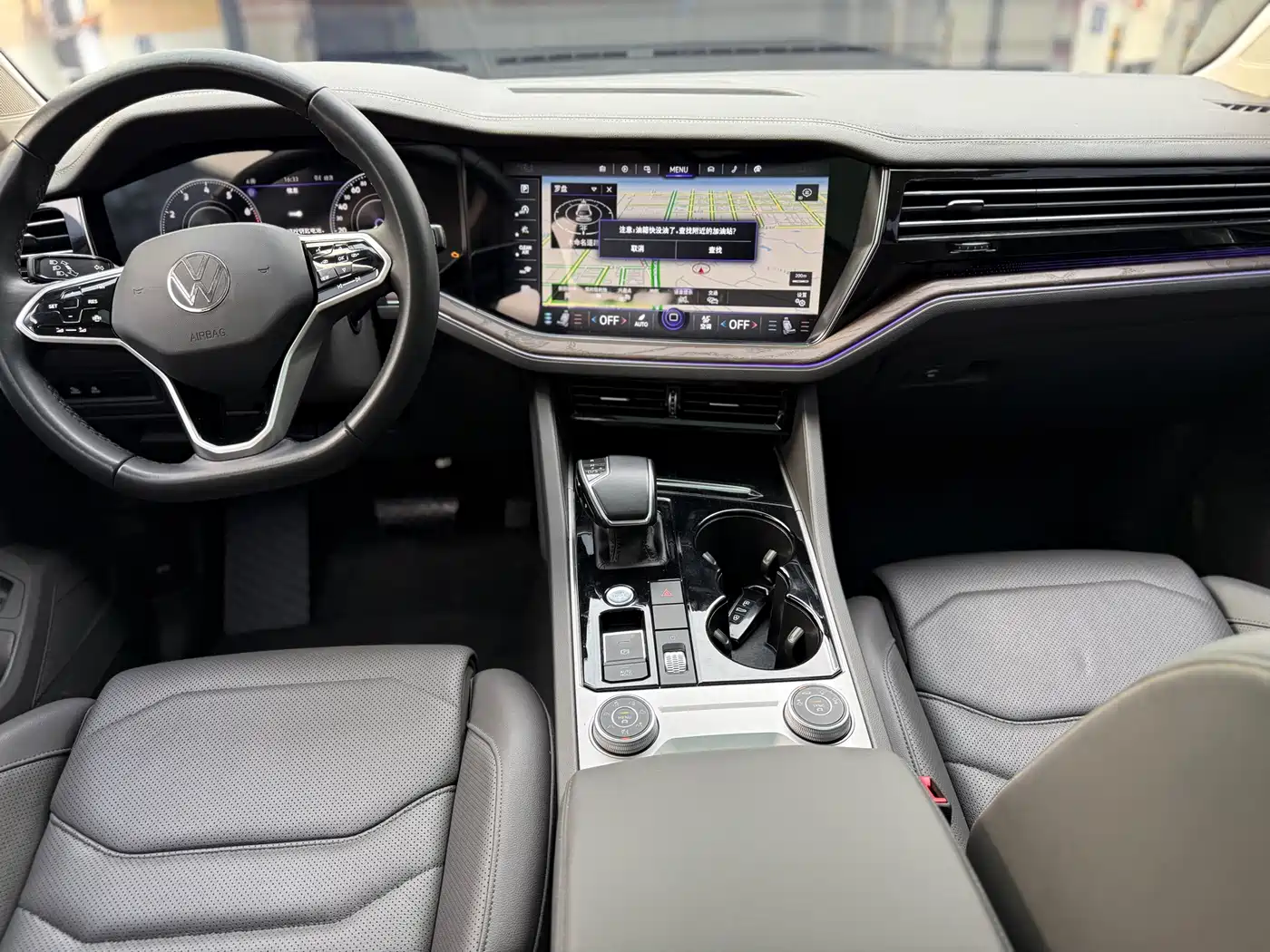 VOLKSWAGEN TOUAREG