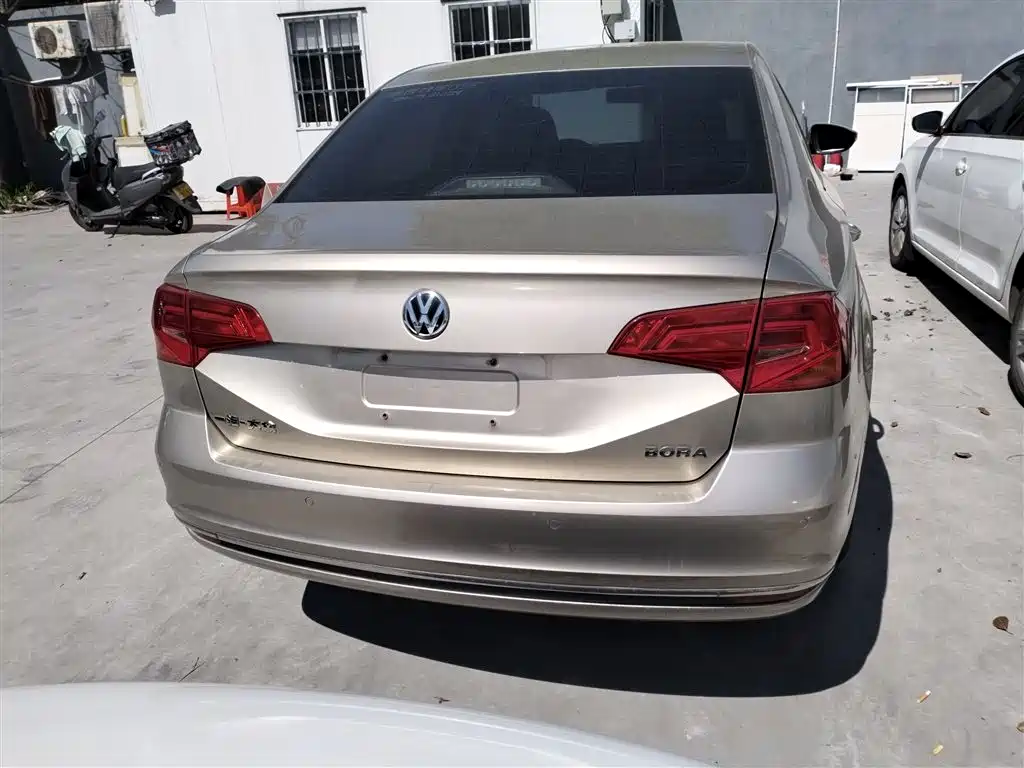 Volkswagen Bora 2016 Model 1.6L Manual Comfort фото 4