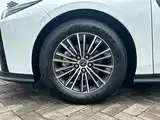 Фото 19 - Lexus ES