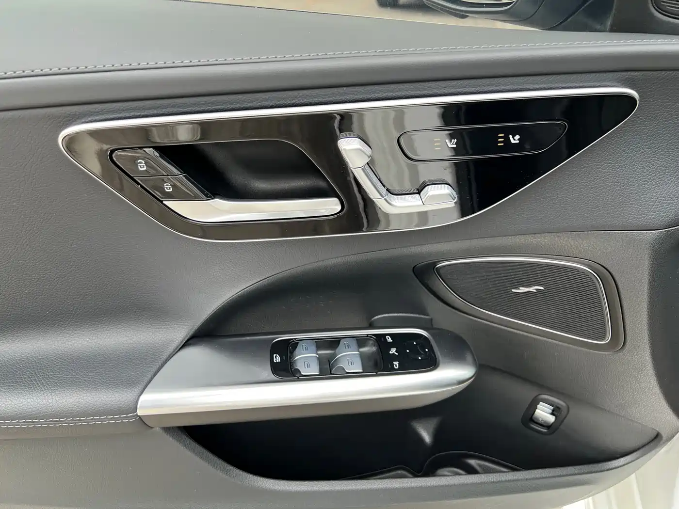 Mercedes-Benz C-Class 2024 Facelift C 200 L Sport фото 18