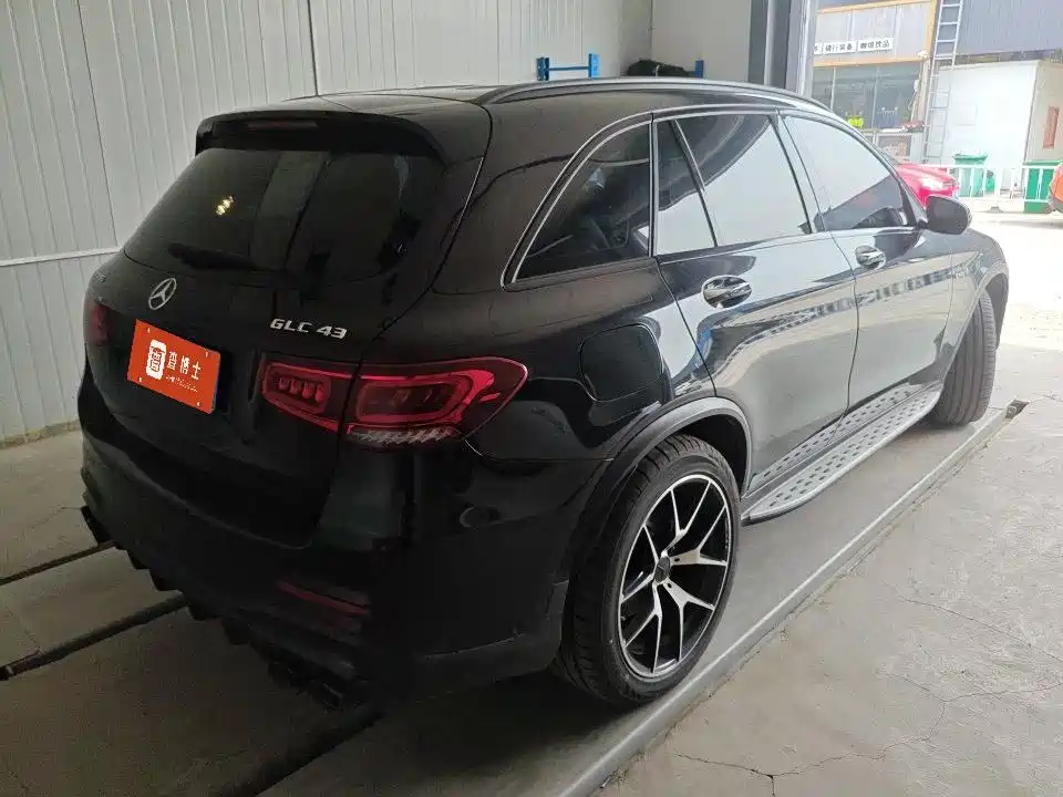 MERCEDES-BENZ GLC AMG