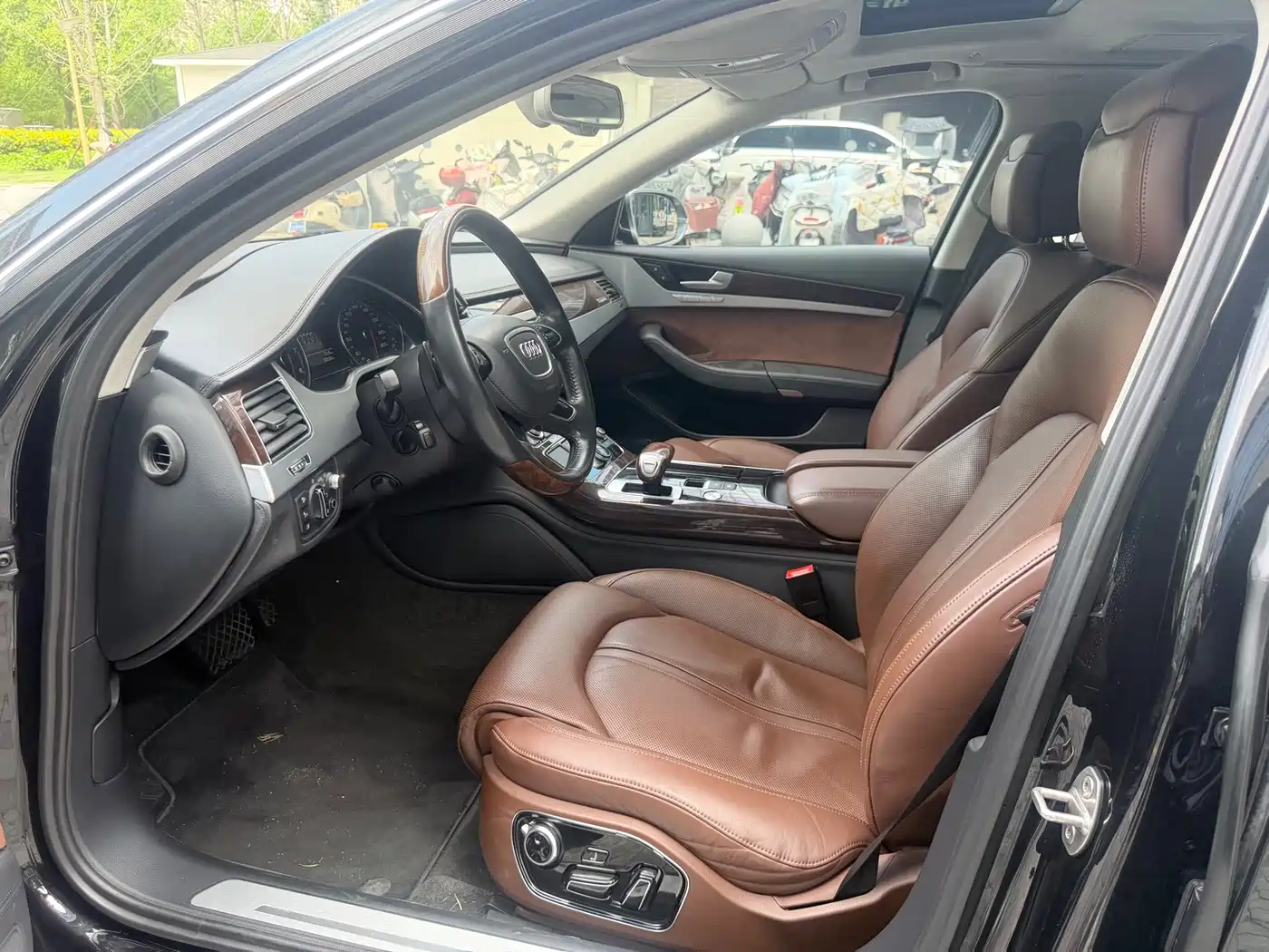 Audi A8 2014 A8L 6.3 FSI W12 quattro Flagship фото 27