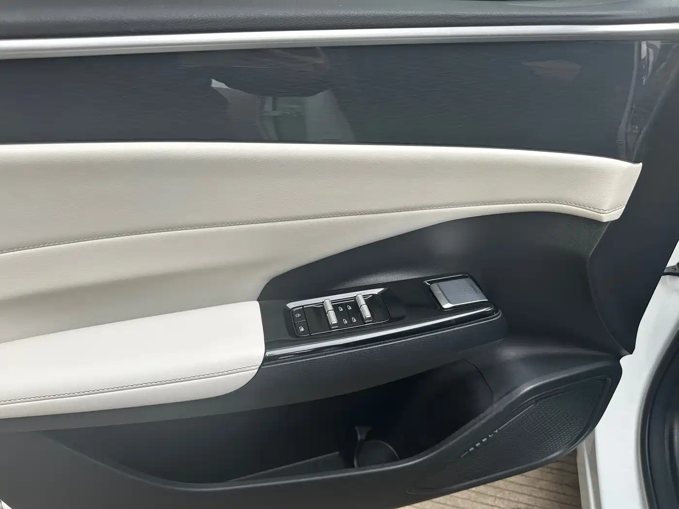 Geely Galaxy Galaxy L7 2023 1.5T 115km PLUS фото 4