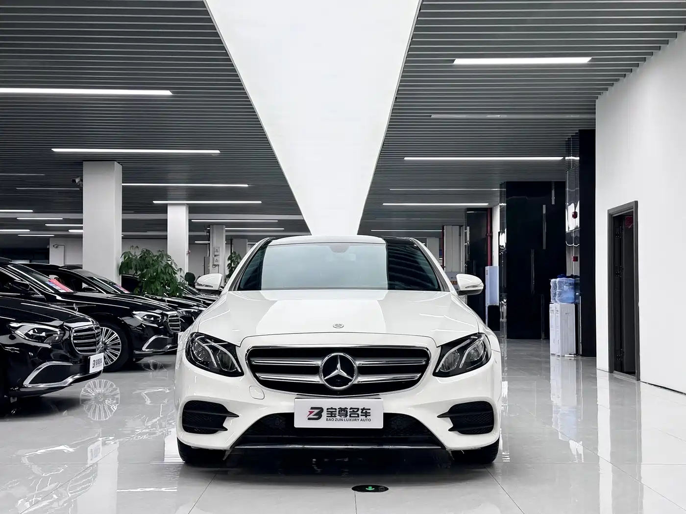 Mercedes-Benz E-Class 2018 E 200 L Sport фото 2