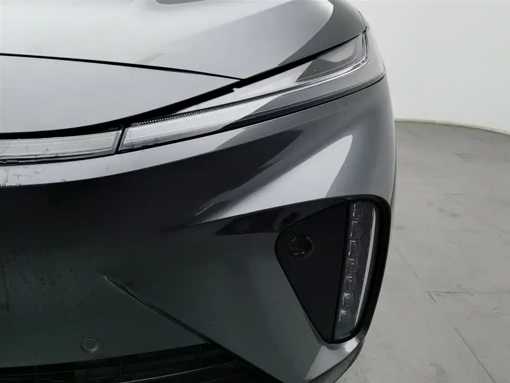 RISING AUTO FEIFAN R7