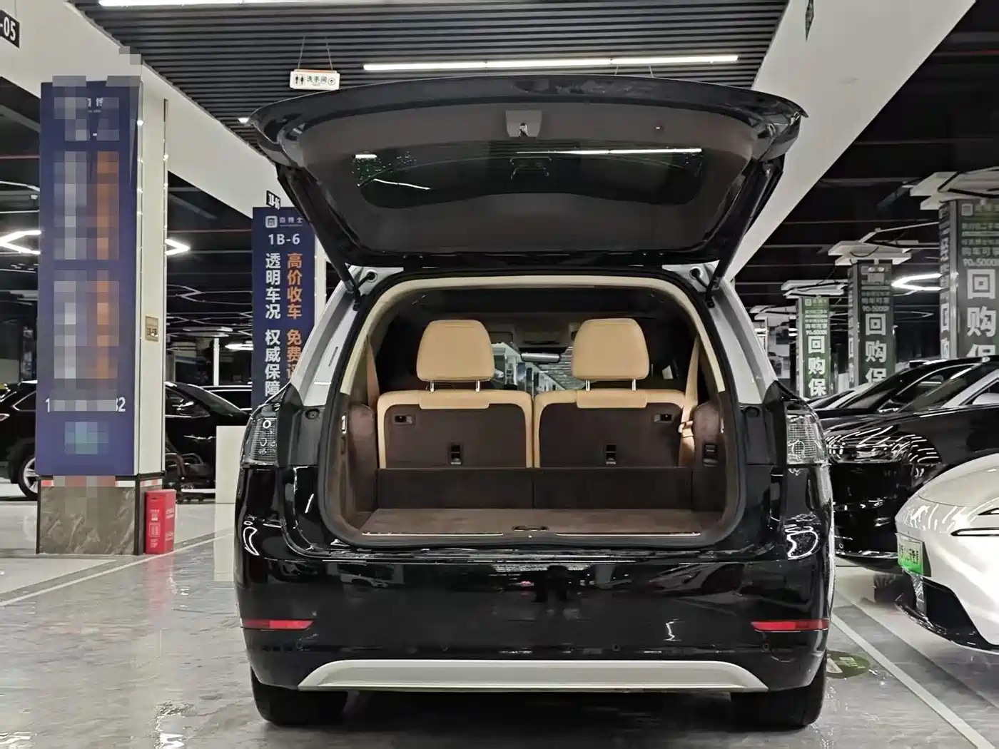 AITO Wenjie AITO M9 2025 Extended Range Ultra 52kWh 6-Seater фото 9