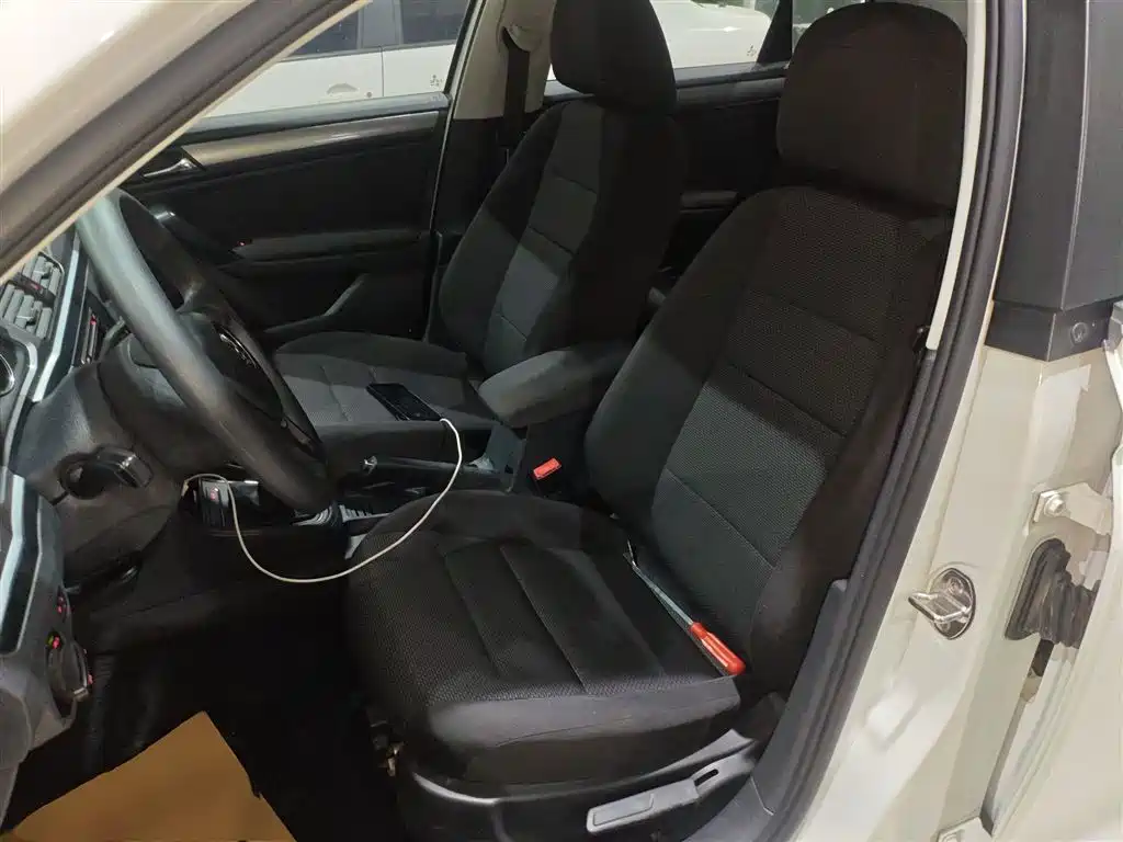Volkswagen Bora 2018 1.5L Manual Fashion фото 15