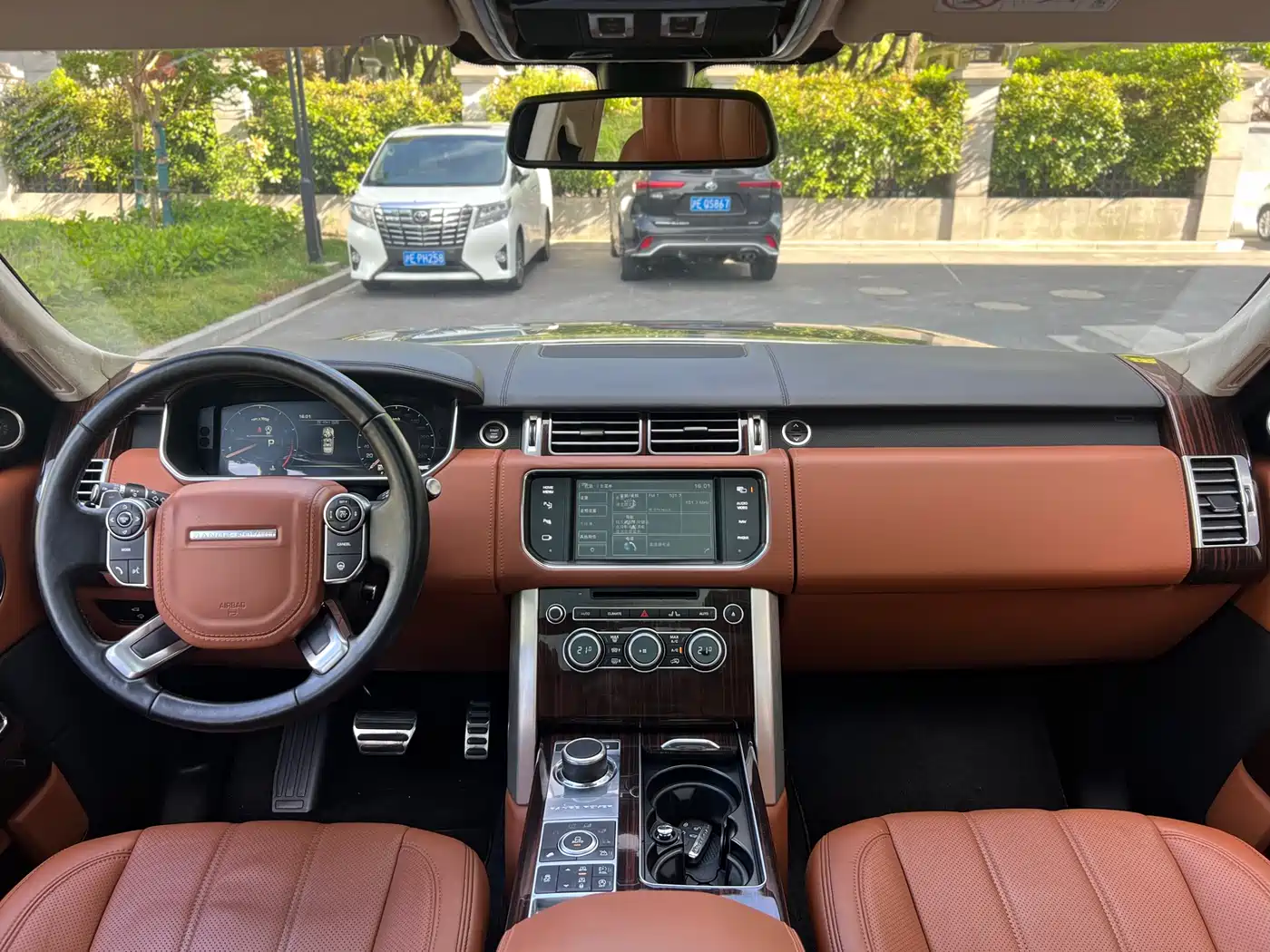 Land Rover Range Rover 2015 5.0 SC V8 AB Prestigious Genesis Extended Edition фото 19