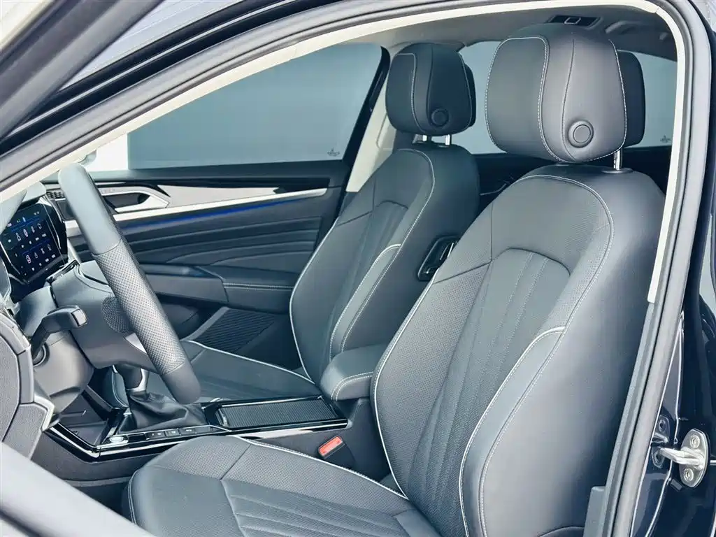 Volkswagen Passat 2023 Facelift 380TSI Luxury Edition фото 23