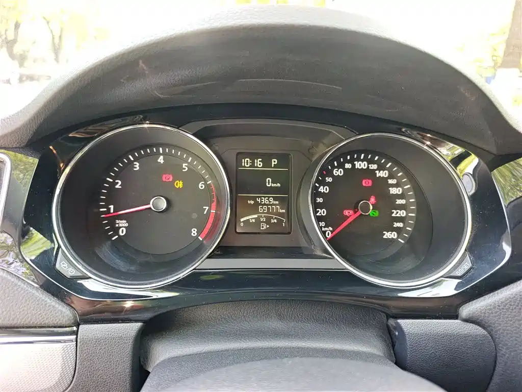 Volkswagen Sagitar 2018 1.6L Automatic Comfort фото 12