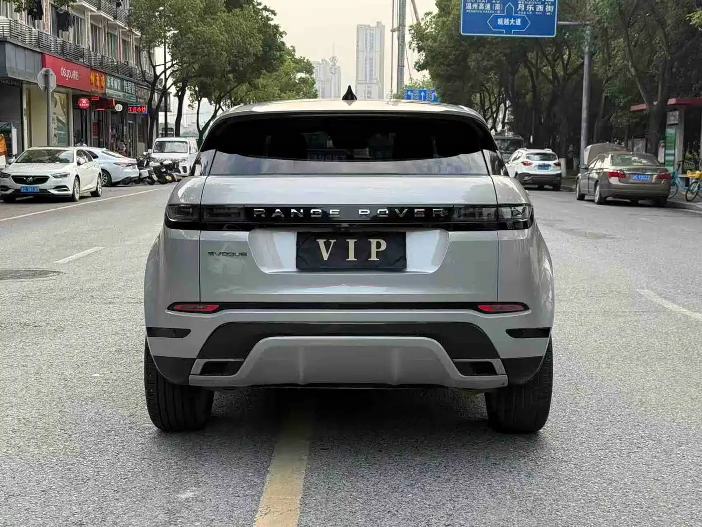 Land Rover Range Rover Evoque 2023 Range Rover Evoque L 200PS Elite Edition фото 4