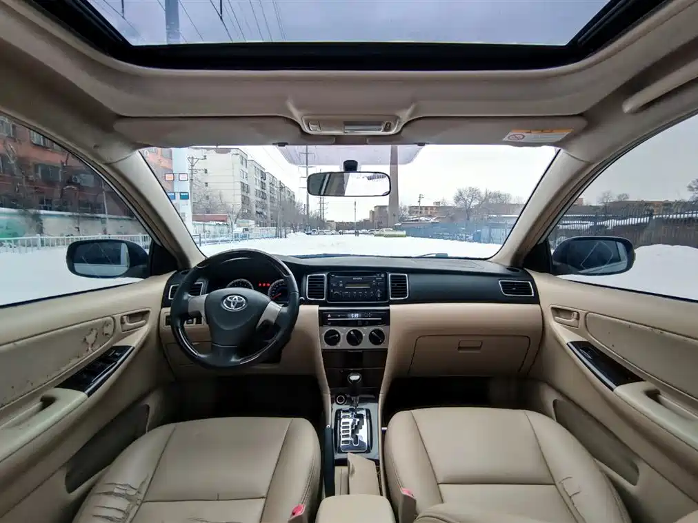 Toyota Corolla 2013 1.6L Automatic Luxury фото 9