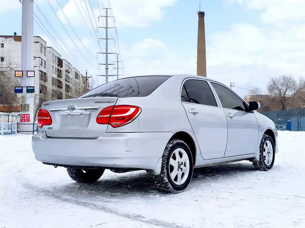 Toyota Corolla 2013 1.6L Automatic Luxury фото 4