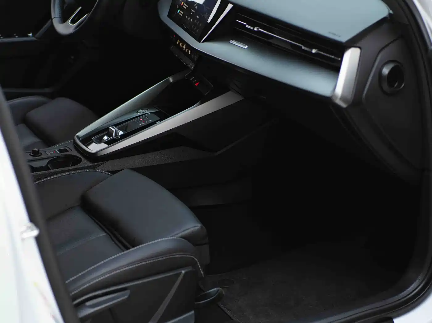 Audi A3 2023 Facelift A3L Limousine 35 TFSI Progressive Sport фото 30